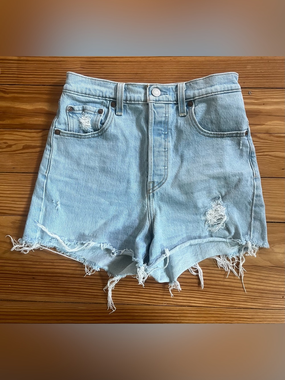 Levi’s Ribcage Shorts